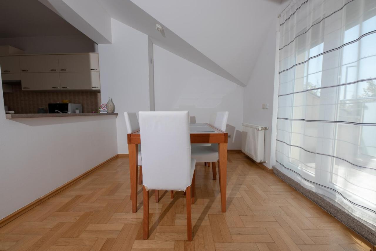 Apartmani Spoljar Zupanja Bagian luar foto