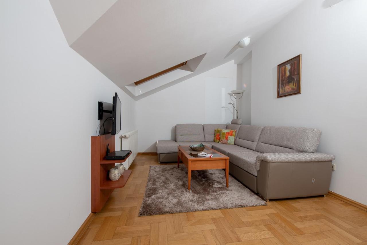 Apartmani Spoljar Zupanja Bagian luar foto