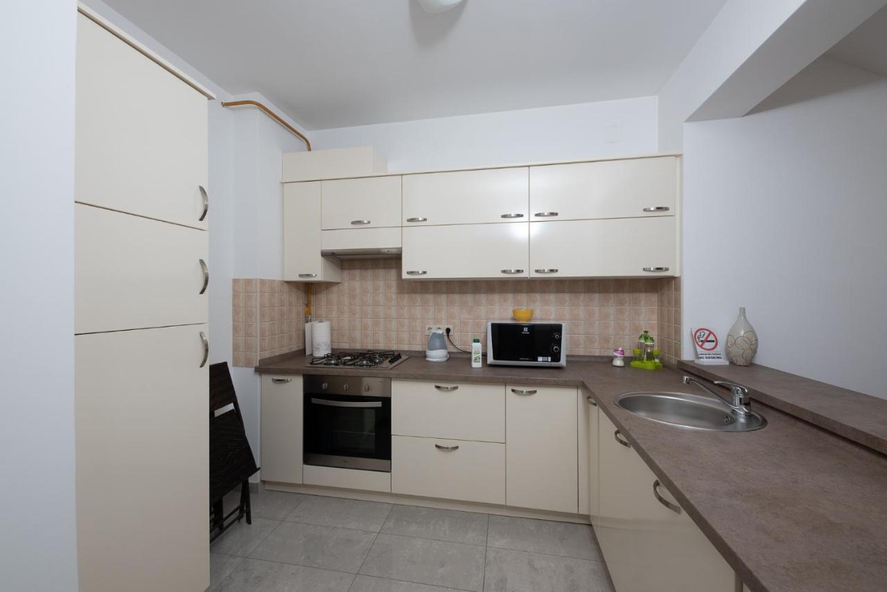 Apartmani Spoljar Zupanja Bagian luar foto