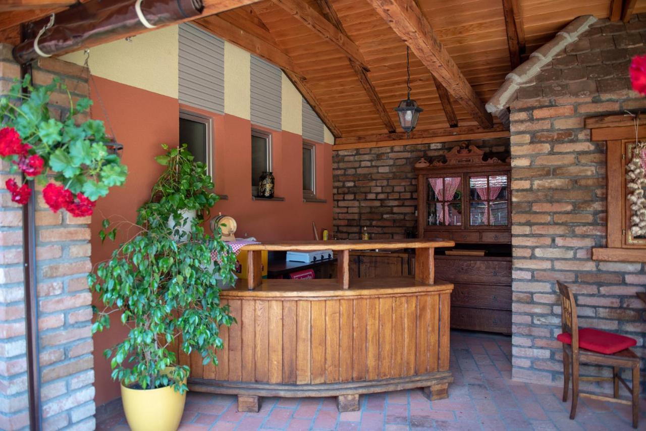 Apartmani Spoljar Zupanja Bagian luar foto