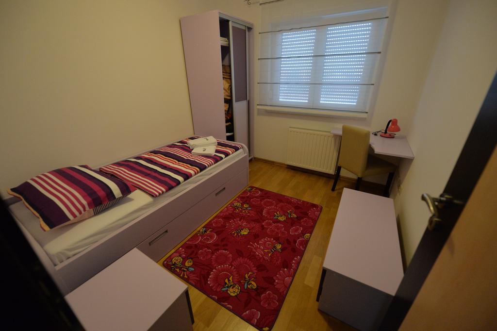 Apartmani Spoljar Zupanja Bagian luar foto
