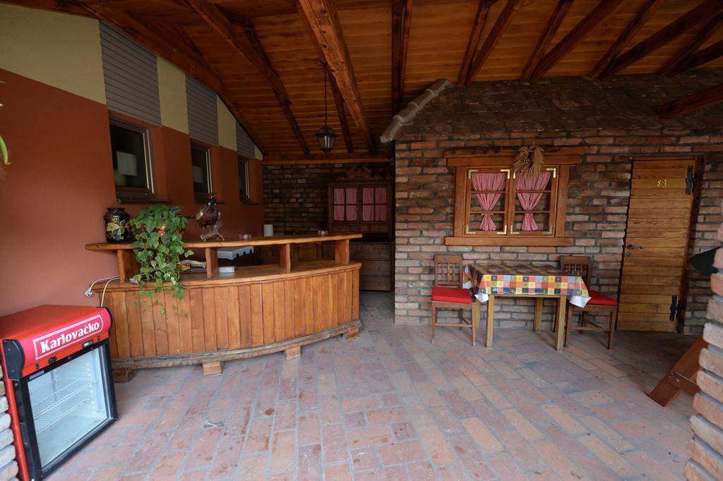 Apartmani Spoljar Zupanja Bagian luar foto